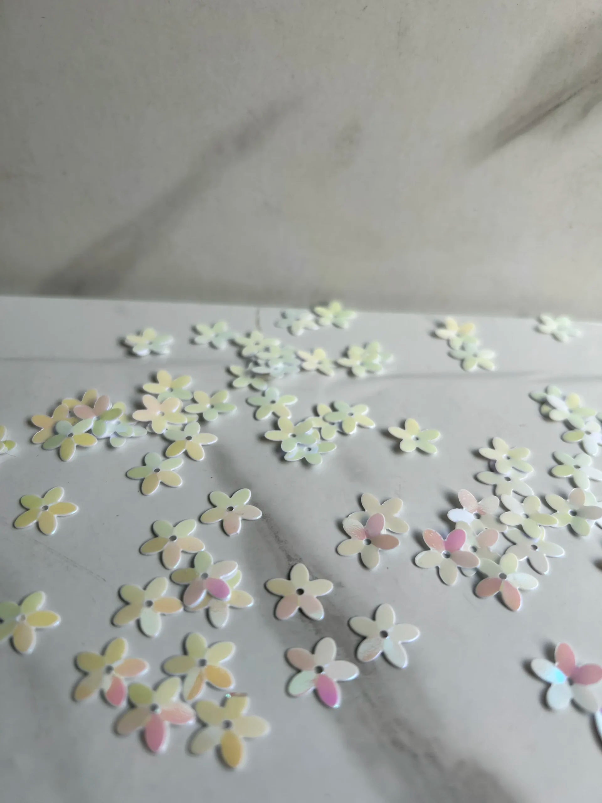 White-Multi Flower Sequins-10G