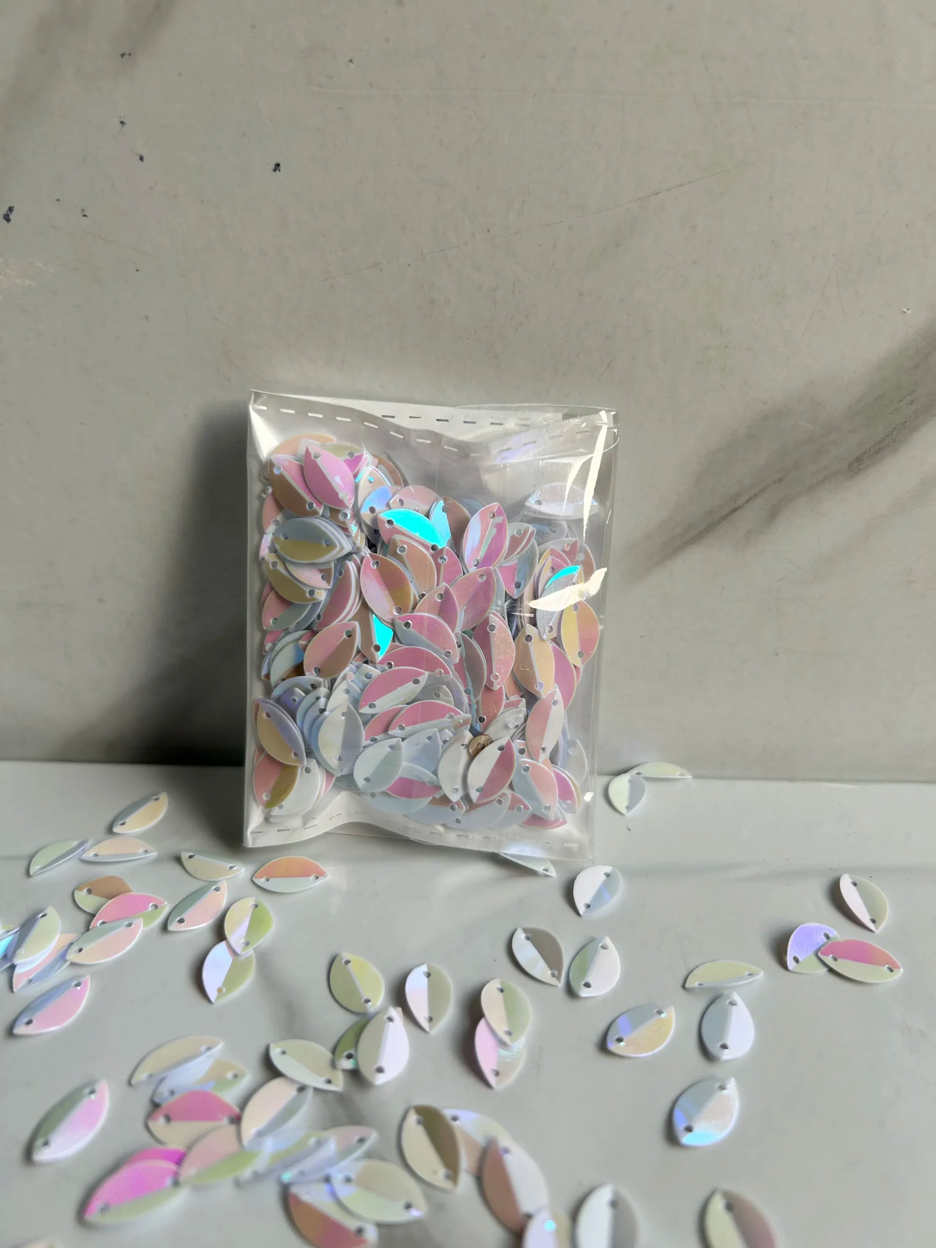 White-Multi Leaf Sequins-10G