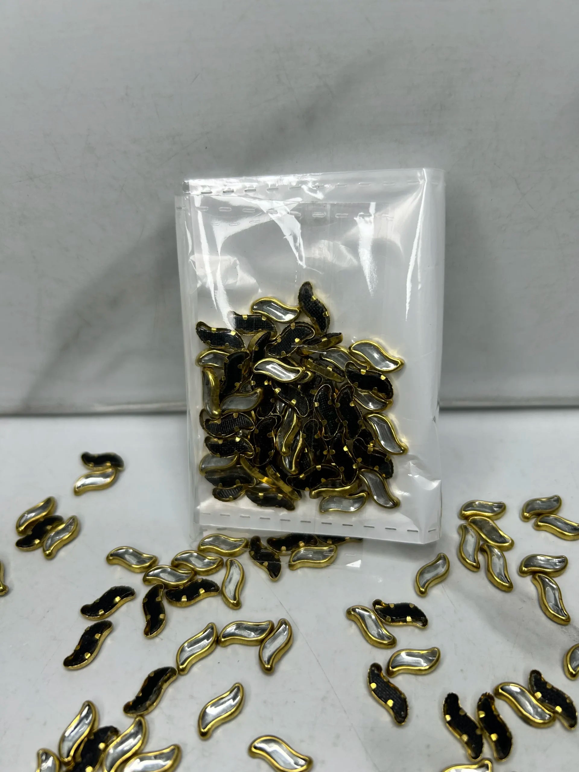 Small-S Shape Kundan (10G)
