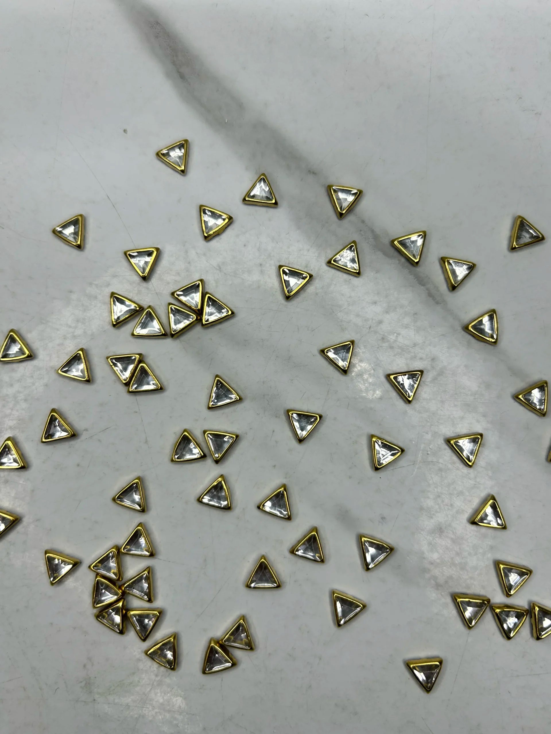 Small-Triangle Kundan (10G)