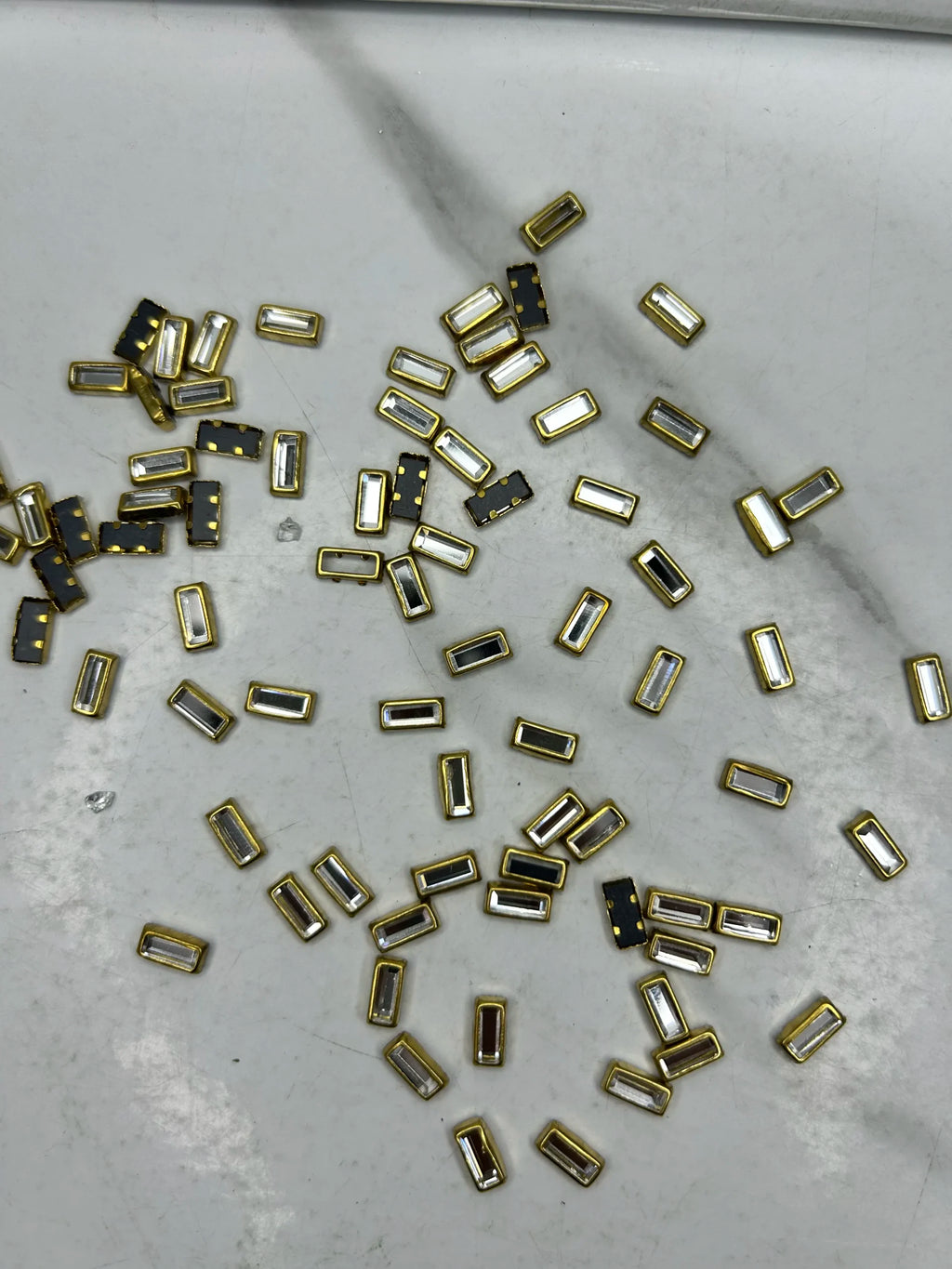 Small-Rectangular Kundan (10G)