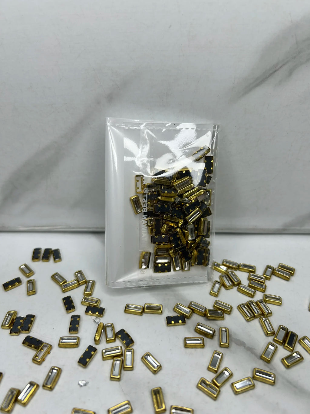 Small-Rectangular Kundan (10G)