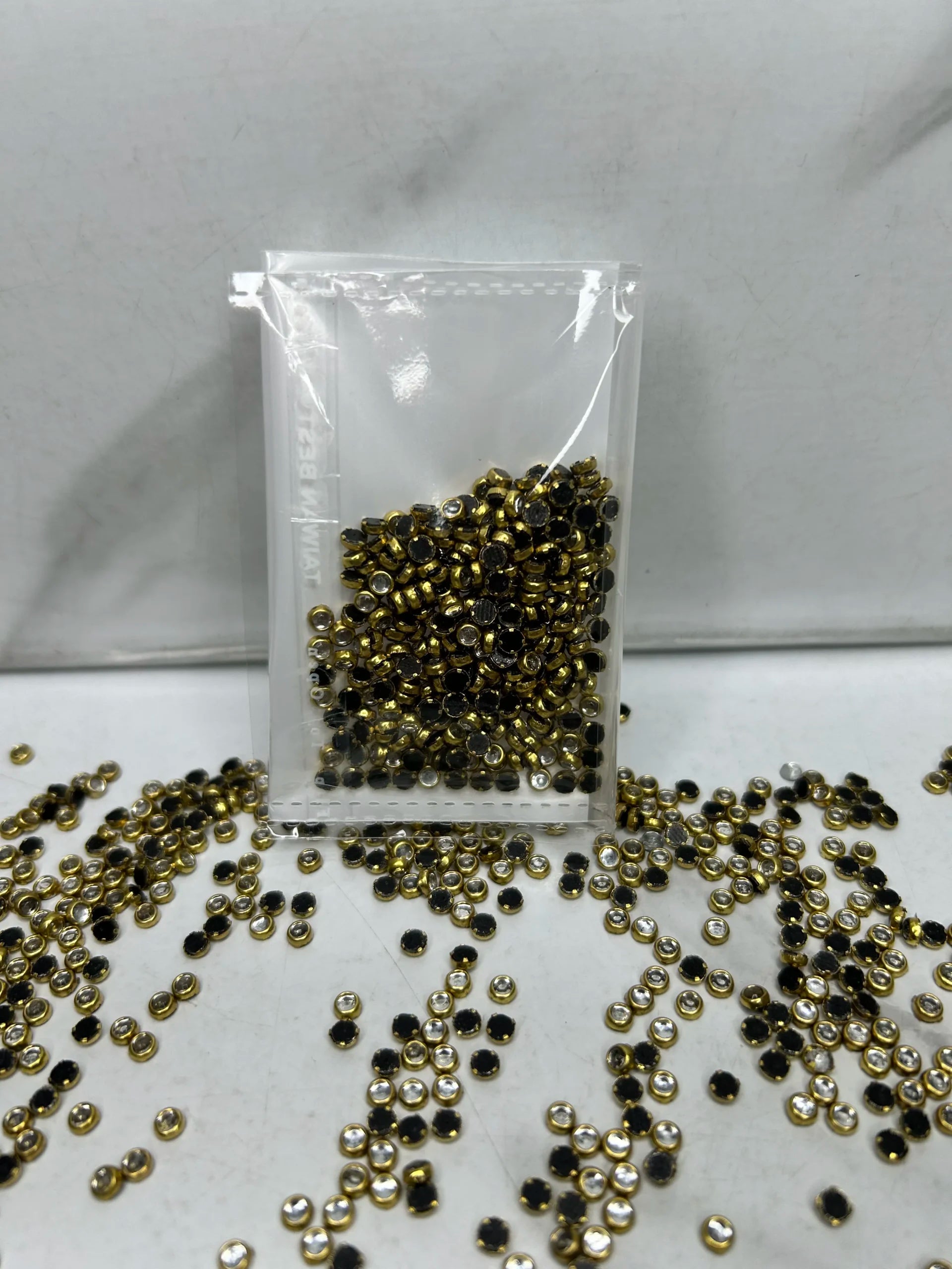 Tiny-Round Kundan (10G)