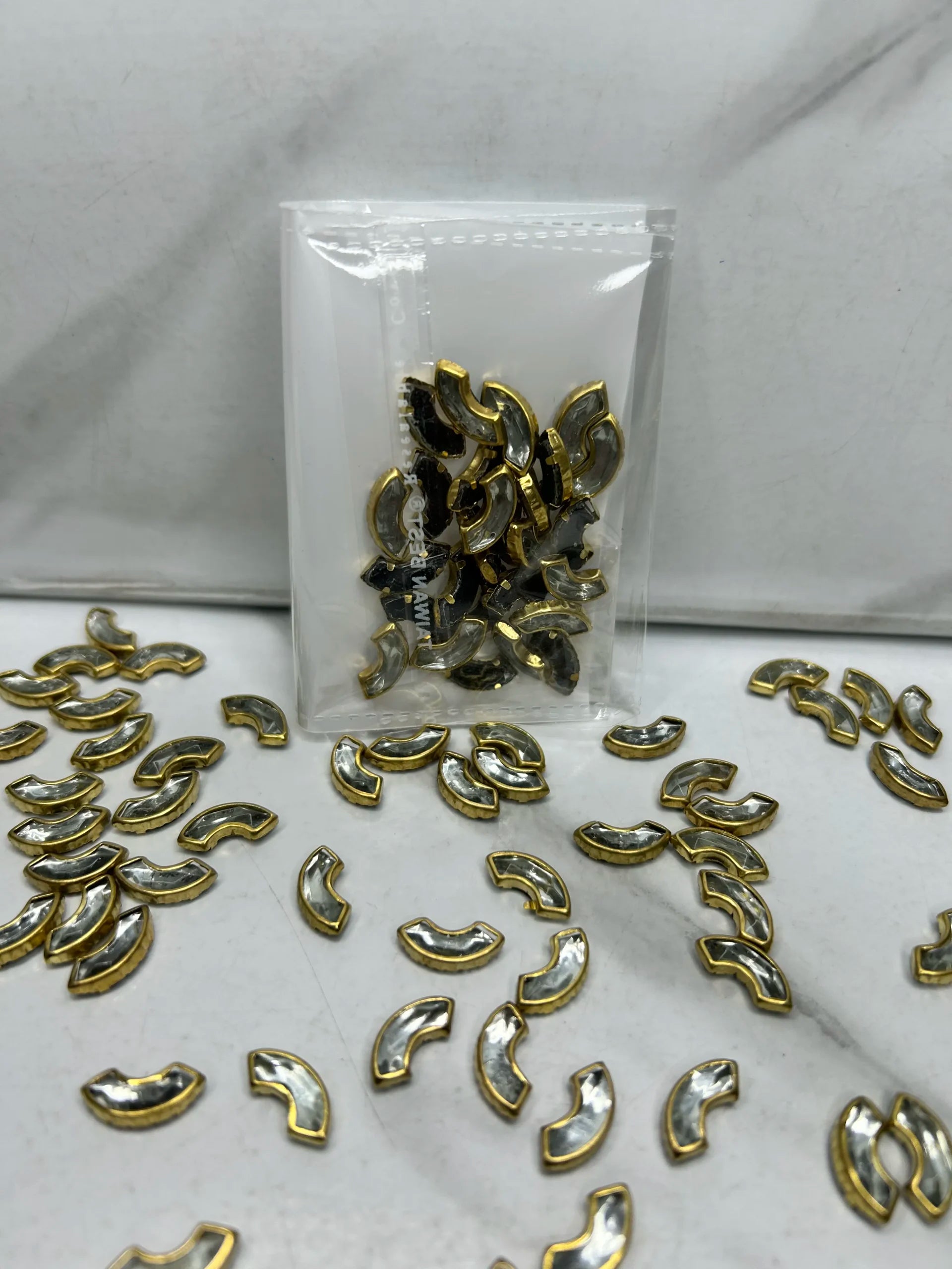C-Shape Kundan (10G)