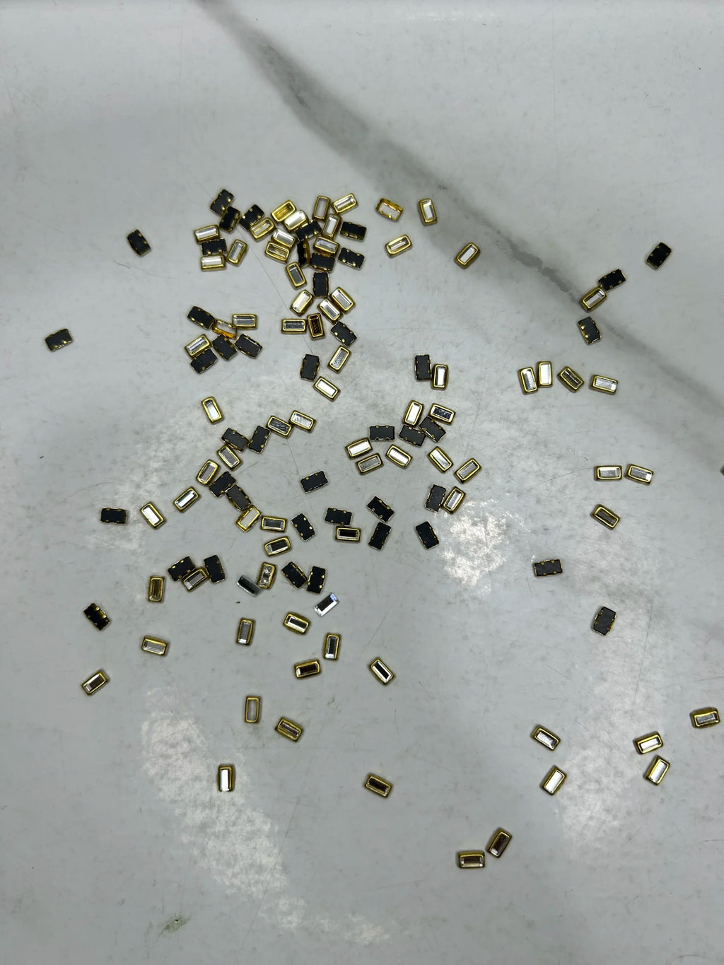 Tiny-Rectangular Shape Kundan (10G)