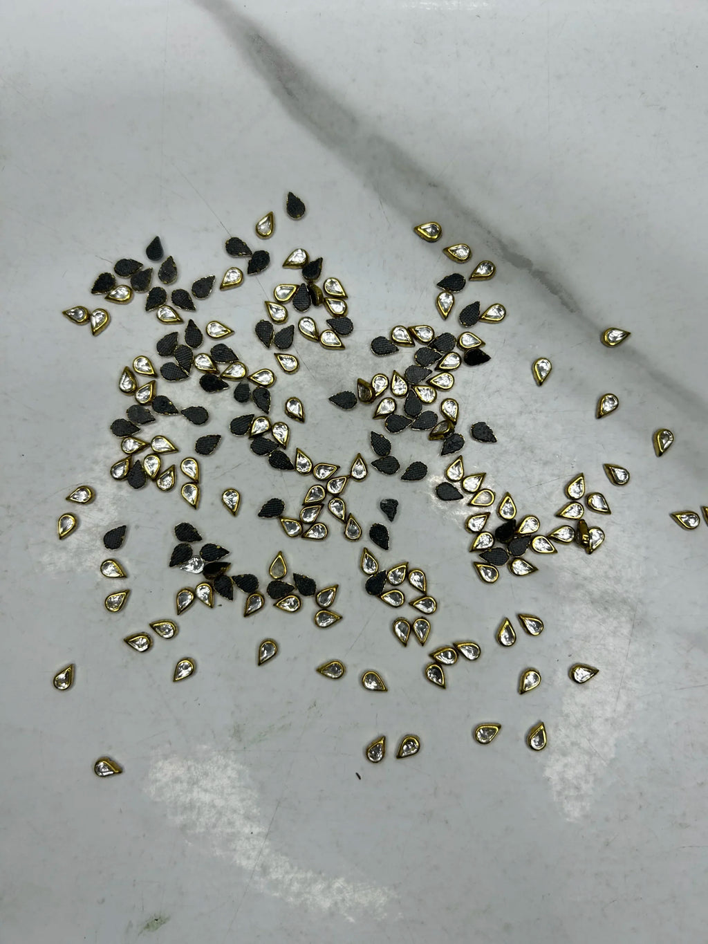 Tiny-Drop Kundan (10G)