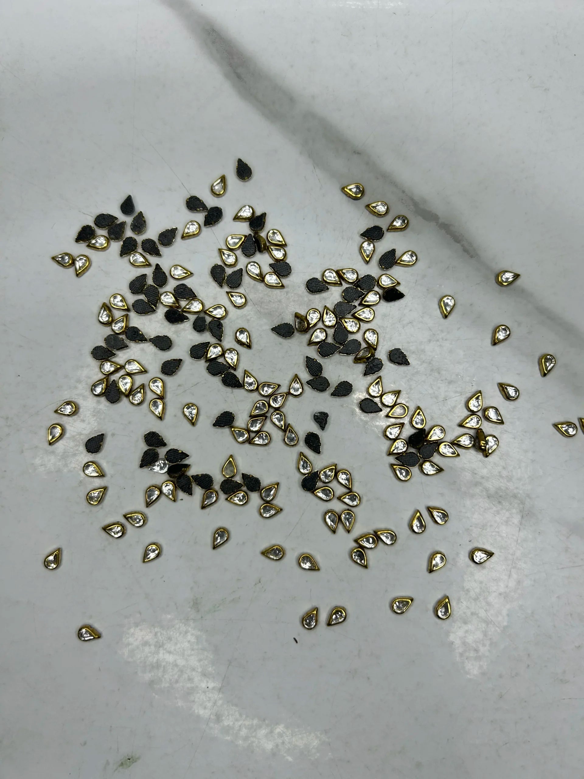 Tiny-Drop Kundan (10G)