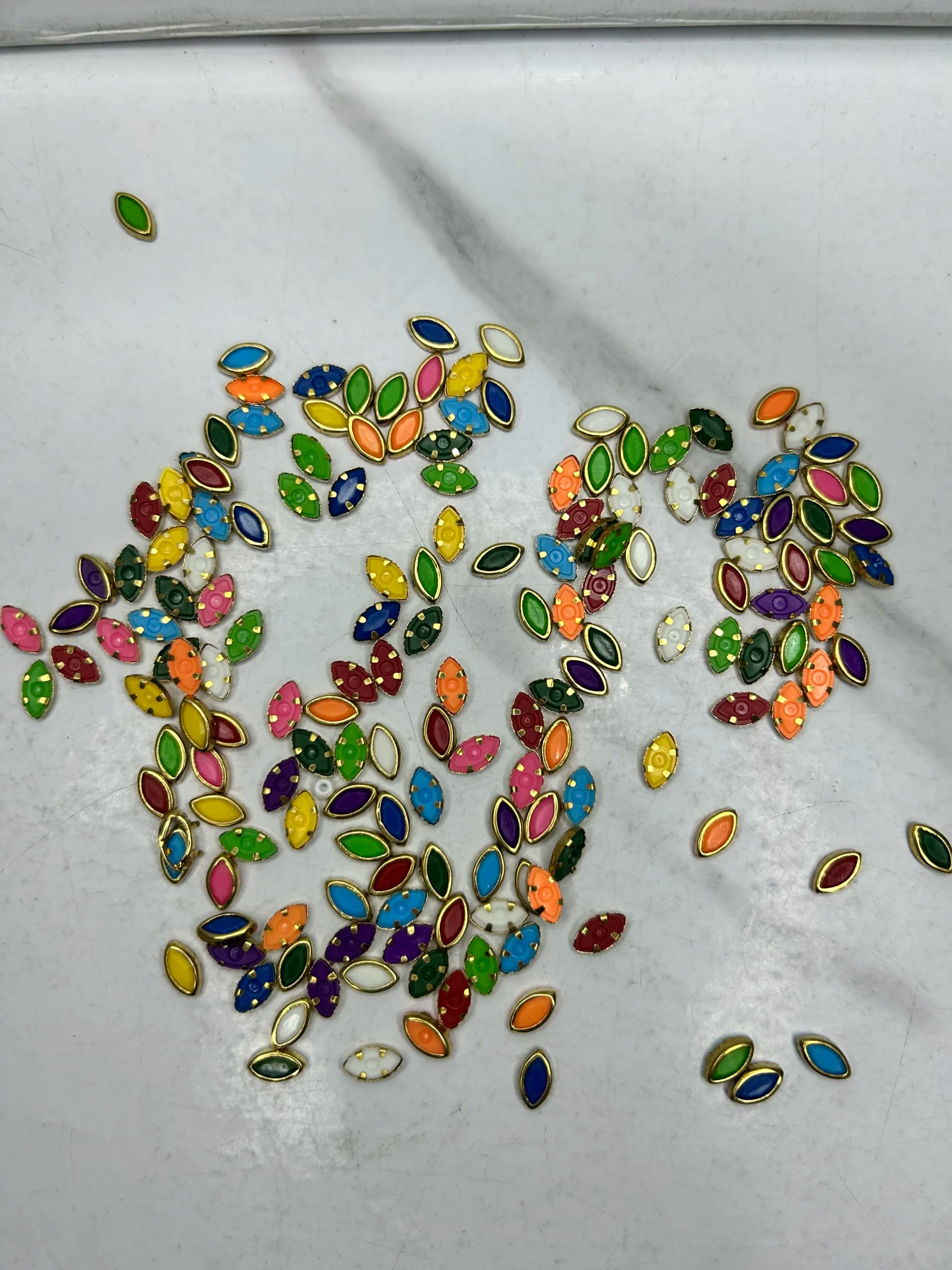 Mix-Color Leaf Kundan (10G)