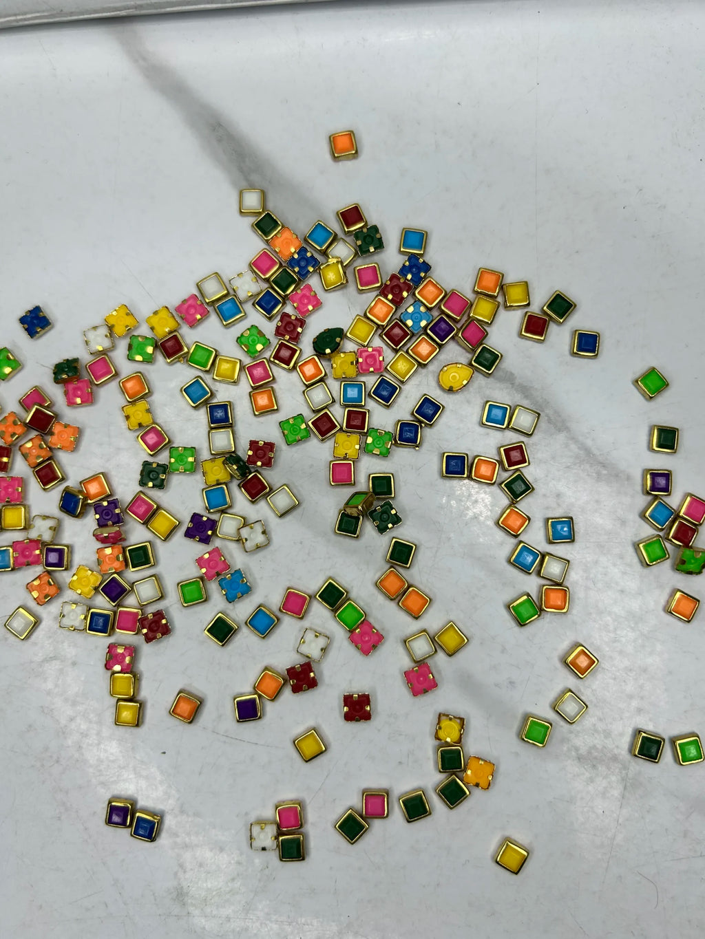Mix-Color Square Kundan (10G)