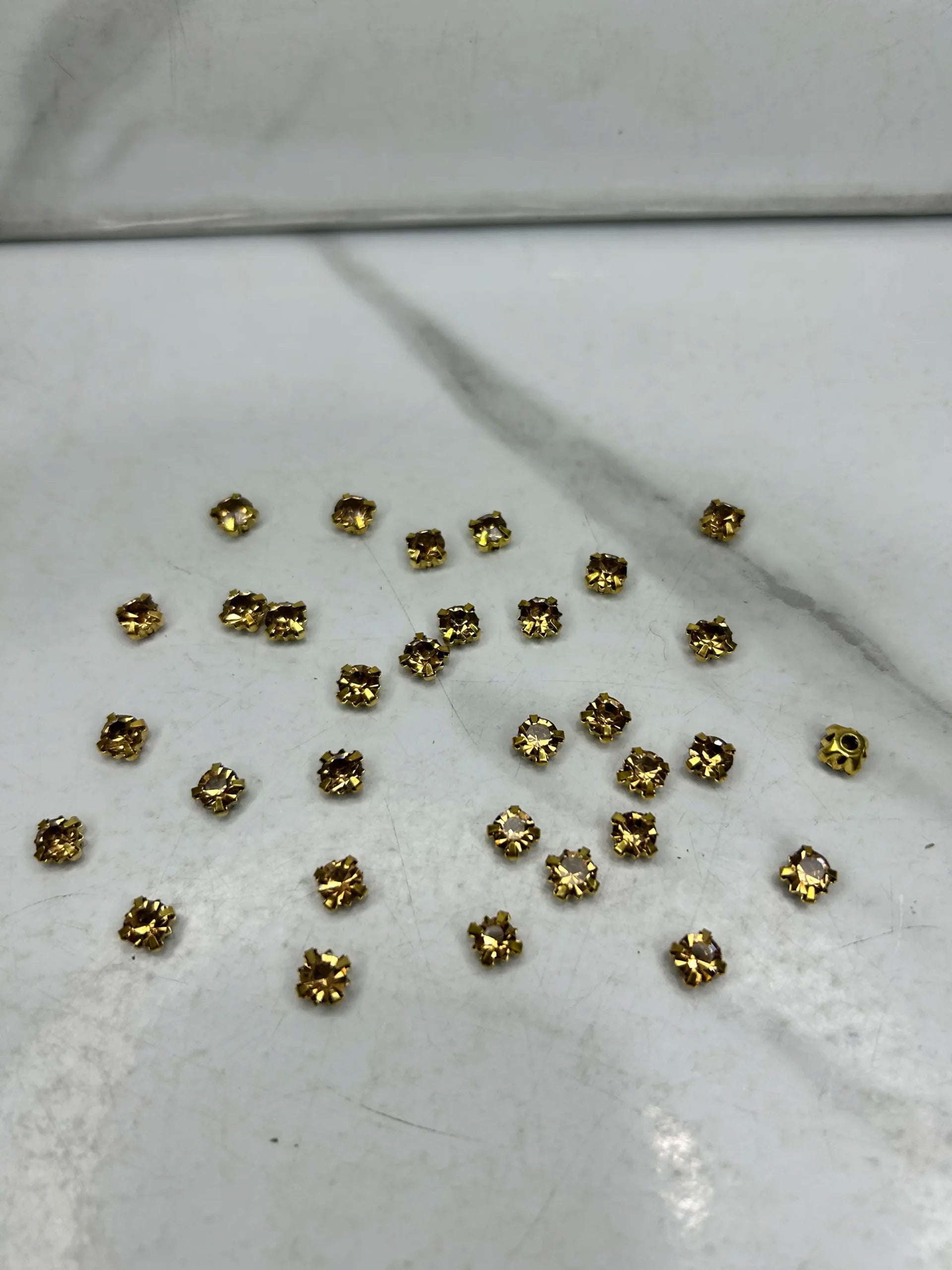 Champagne-Medium Koli Wala Nug (14G)