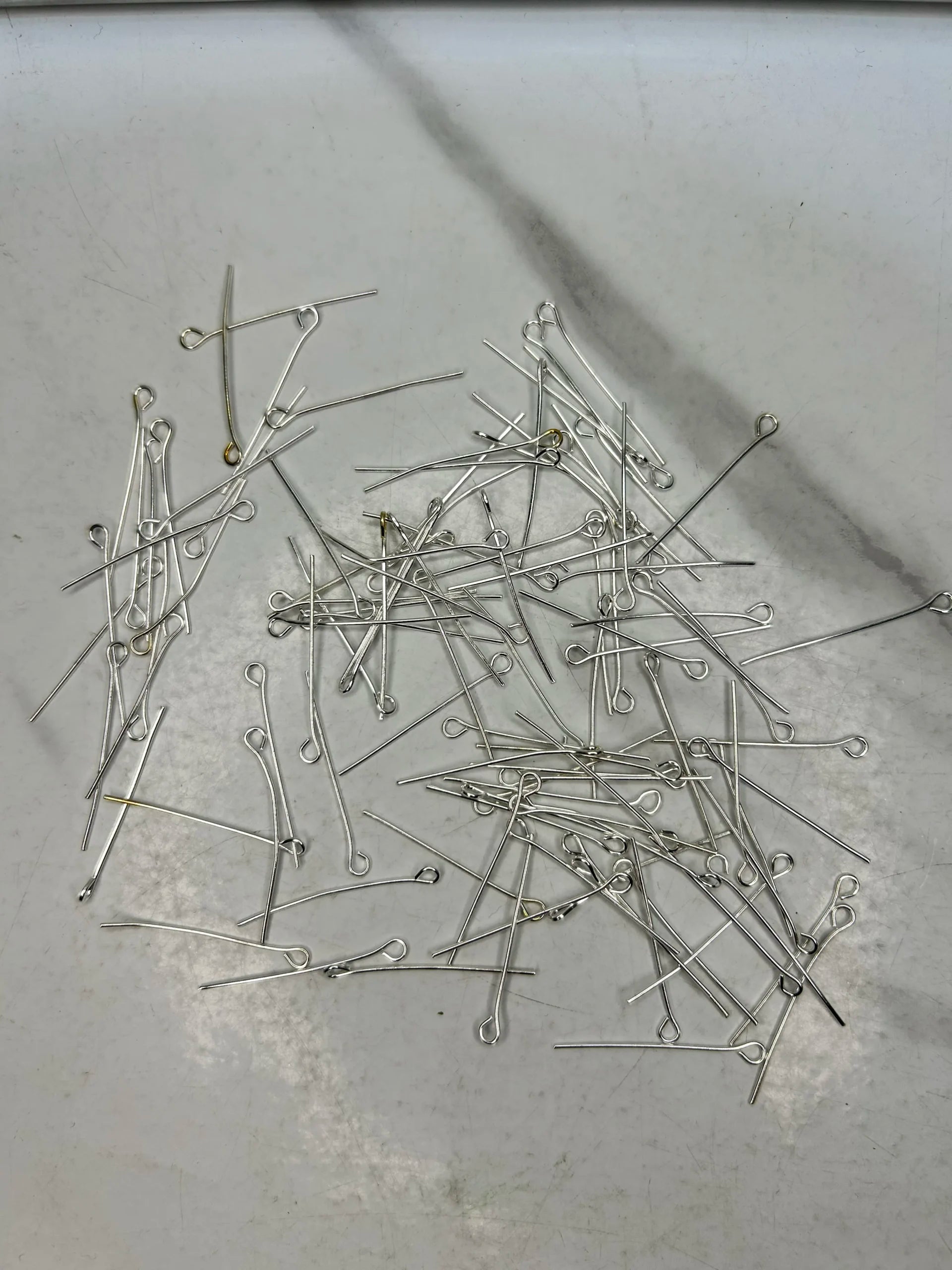 Silver-Loops Pin (10G)