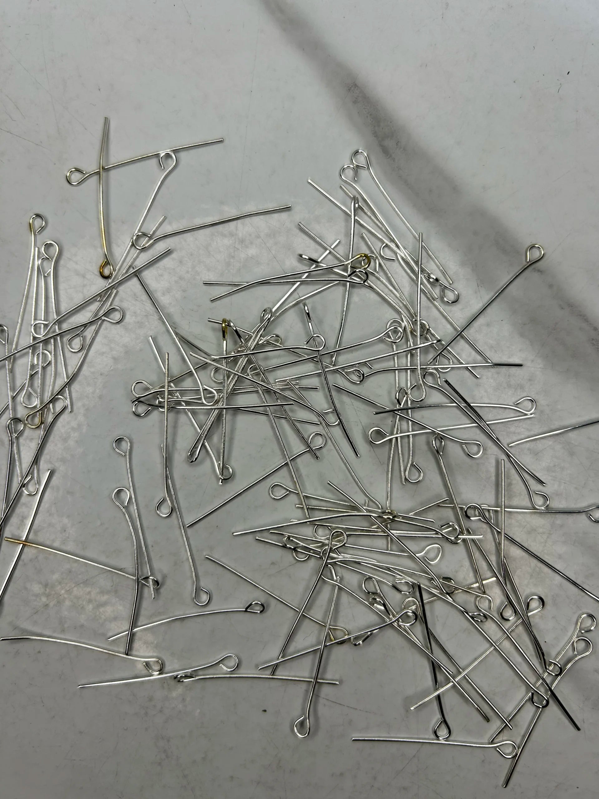 Silver-Loops Pin (10G)