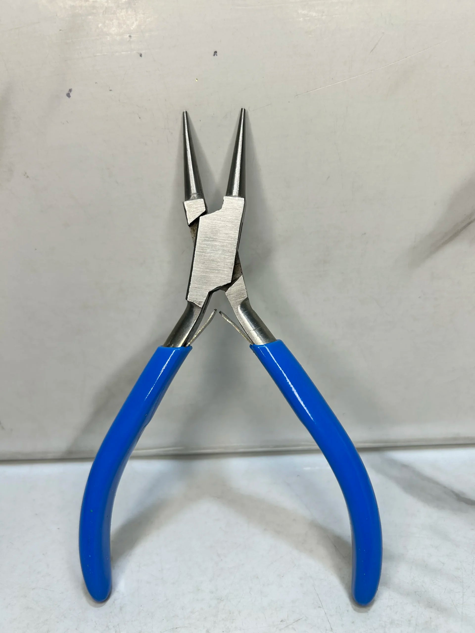 Round-Nozal Plier