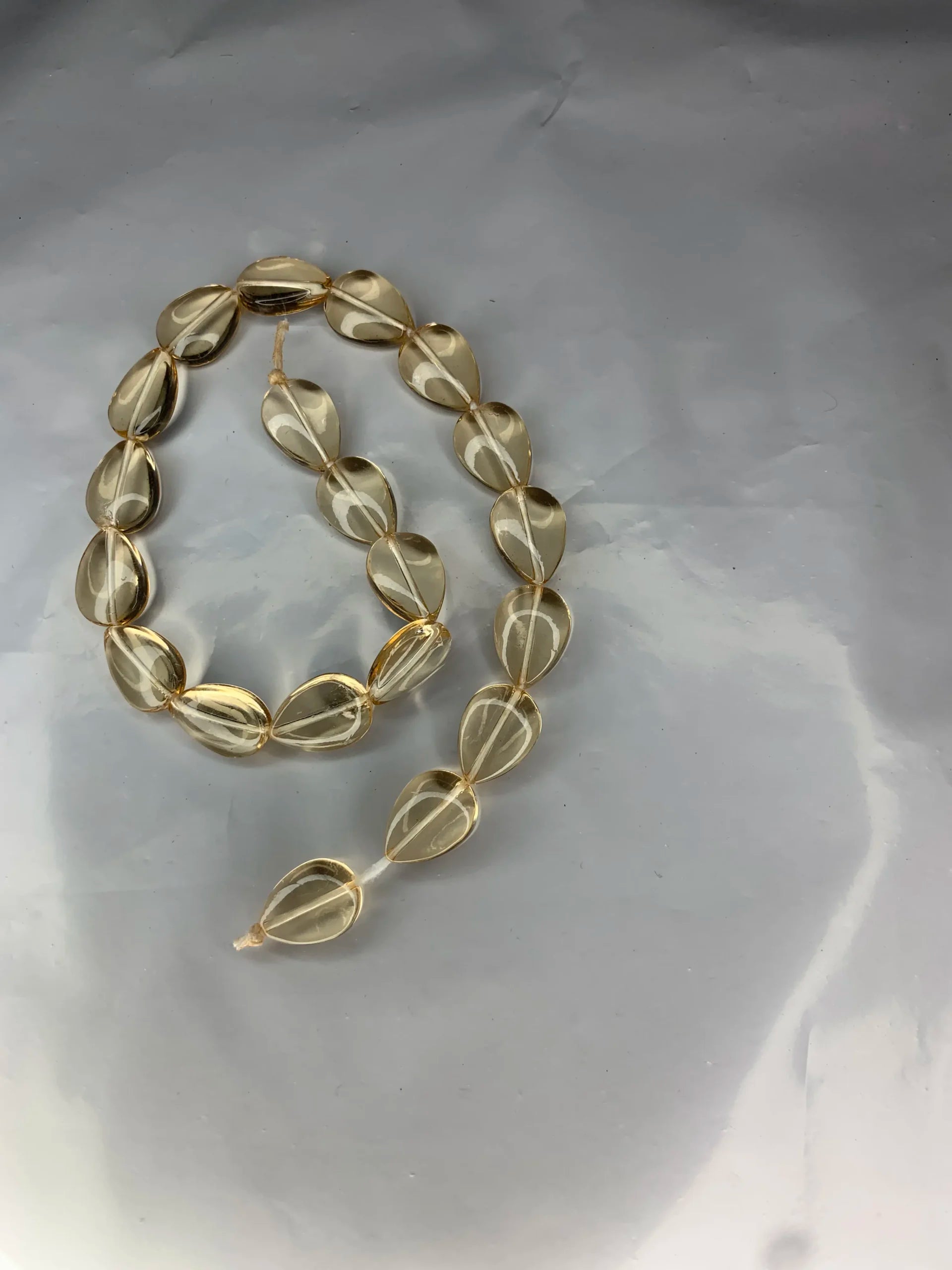 Pale-Flat Drop Beads (20Pcs)