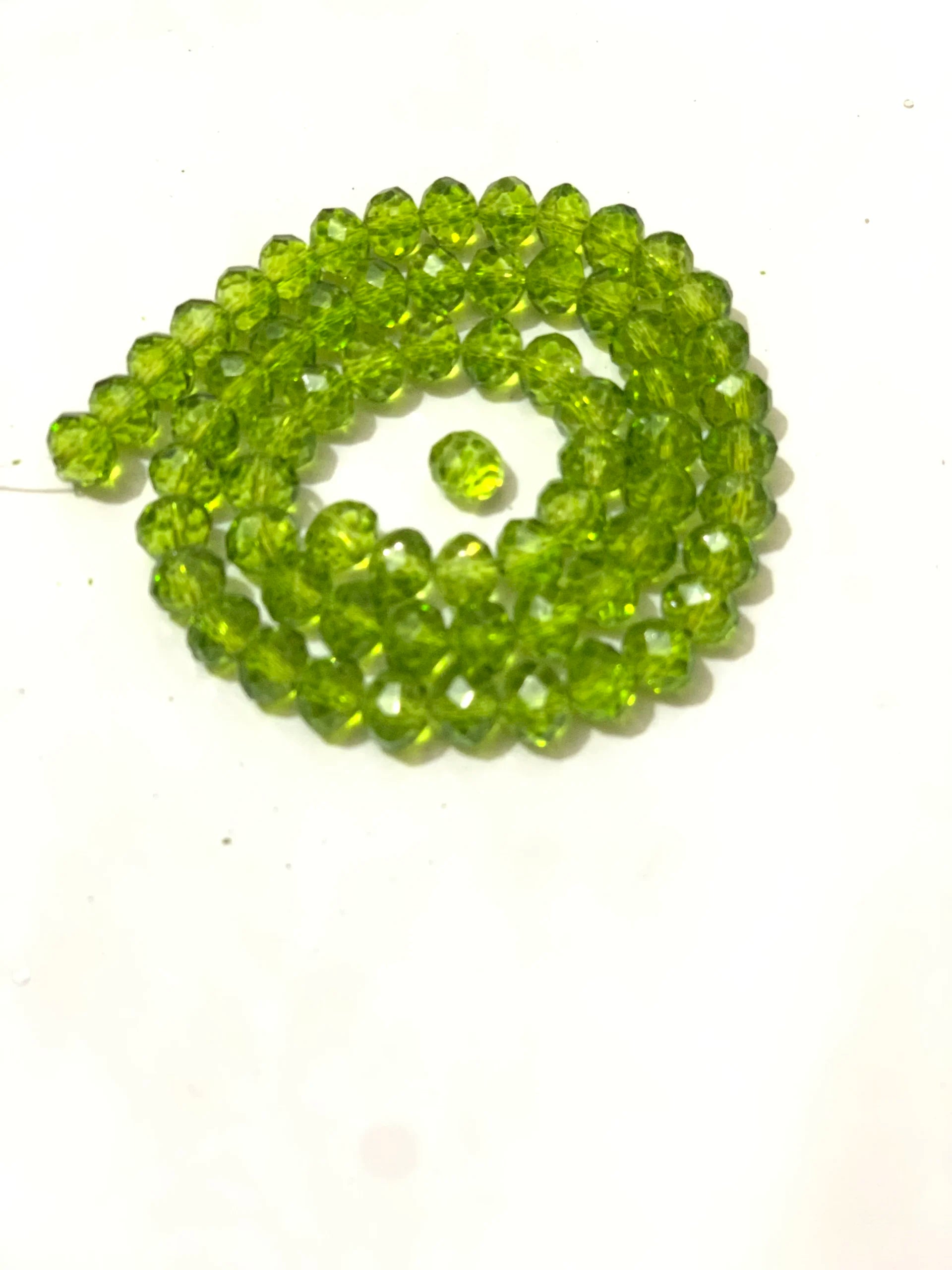 8mm-Mehndi Green Crystal (One-String)