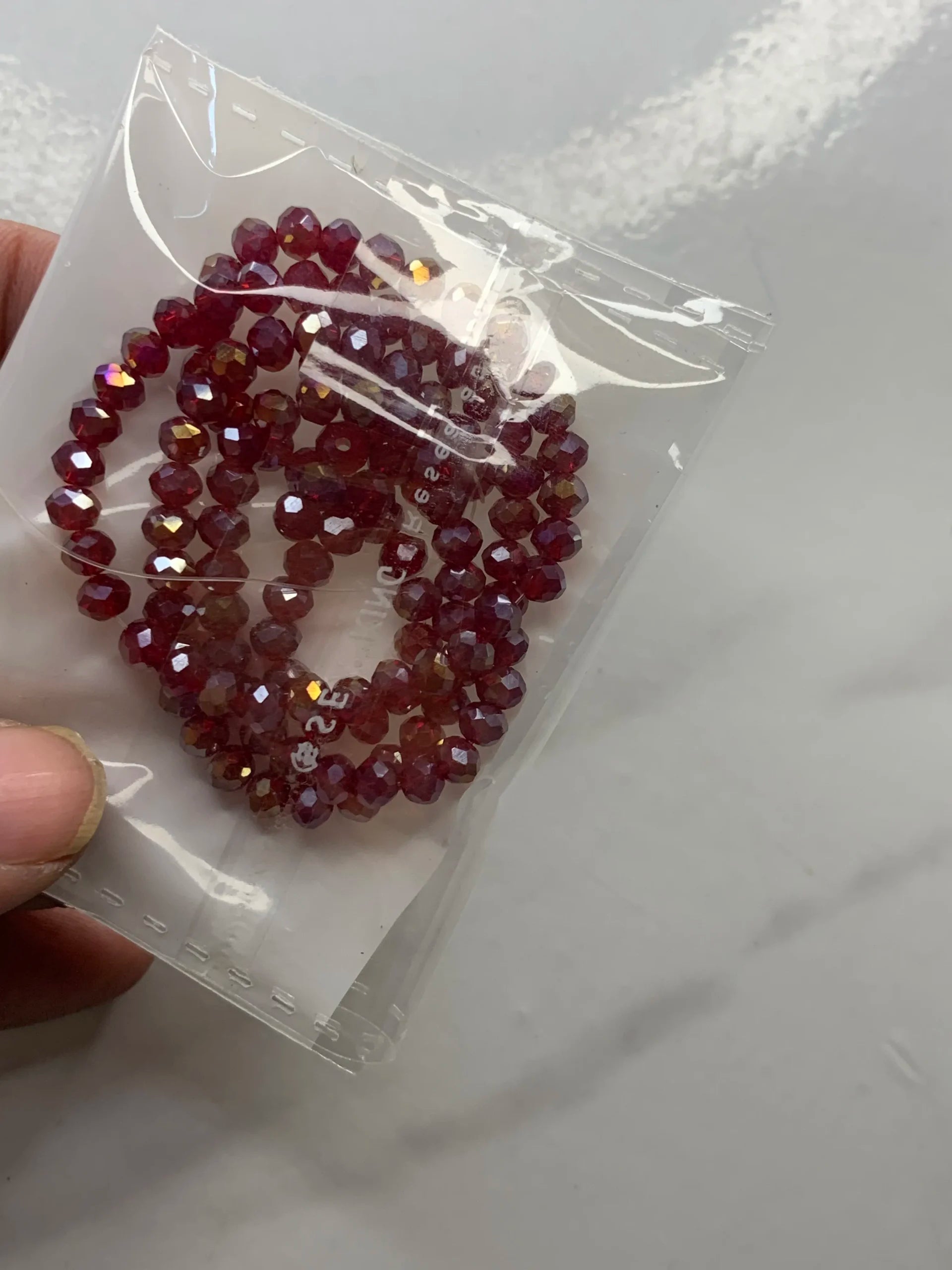 4mm-Maroon Crystal(One-String)