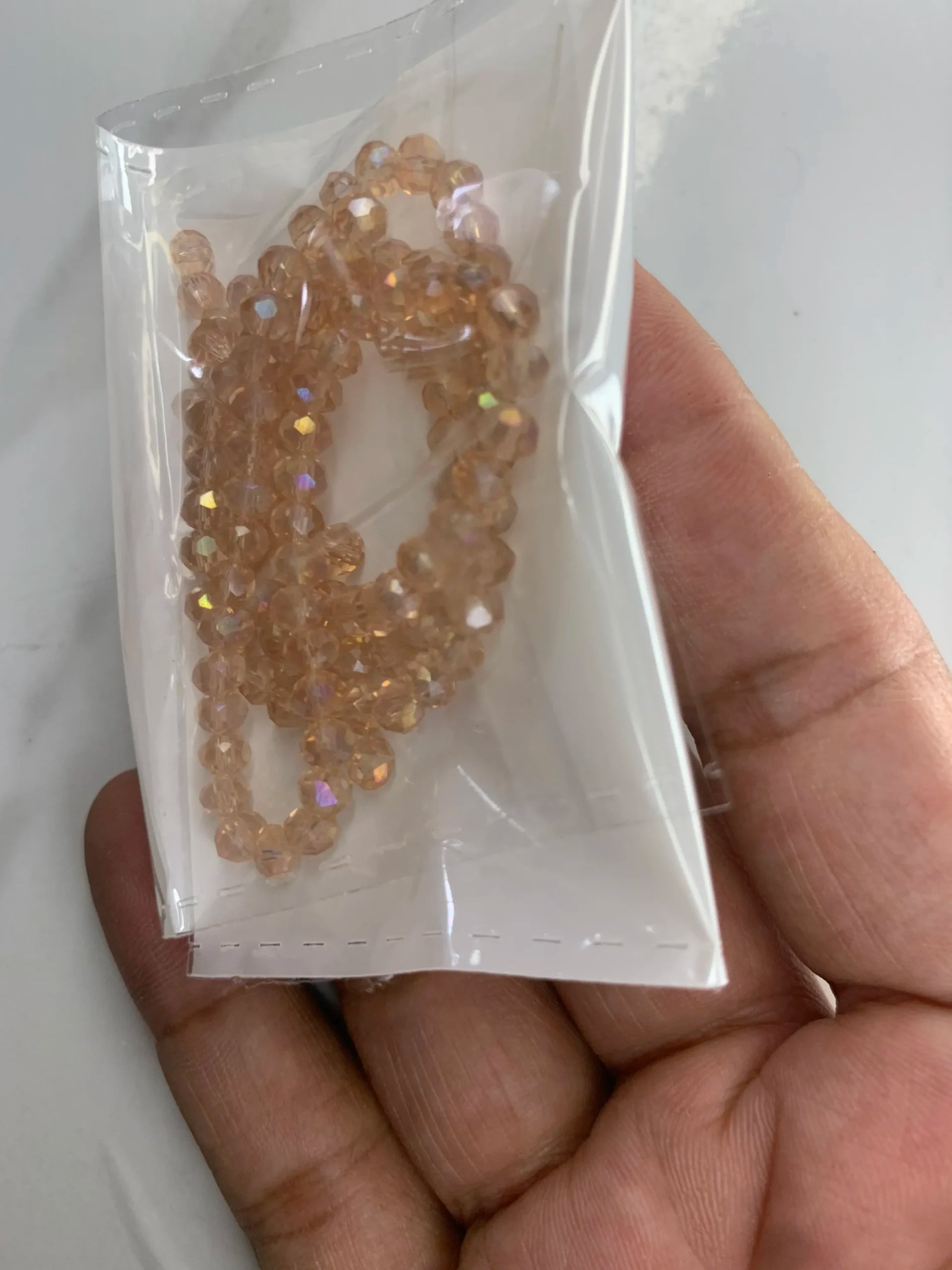 4mm-Light Peach Crystal(One-String)