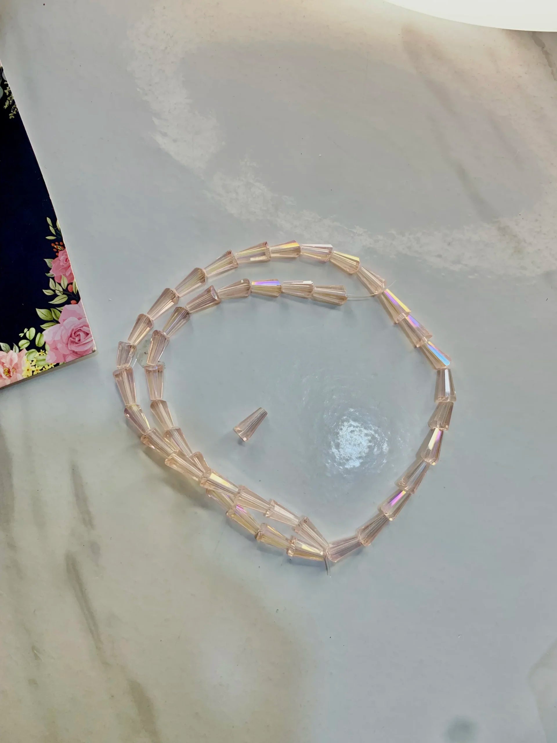 Light Pink-Cone Beads Crystal (One-String)