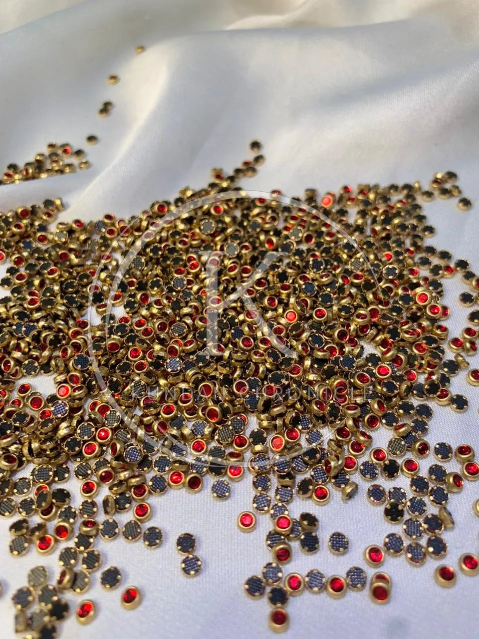 Tiny Red Round Kundan 3mm-10G