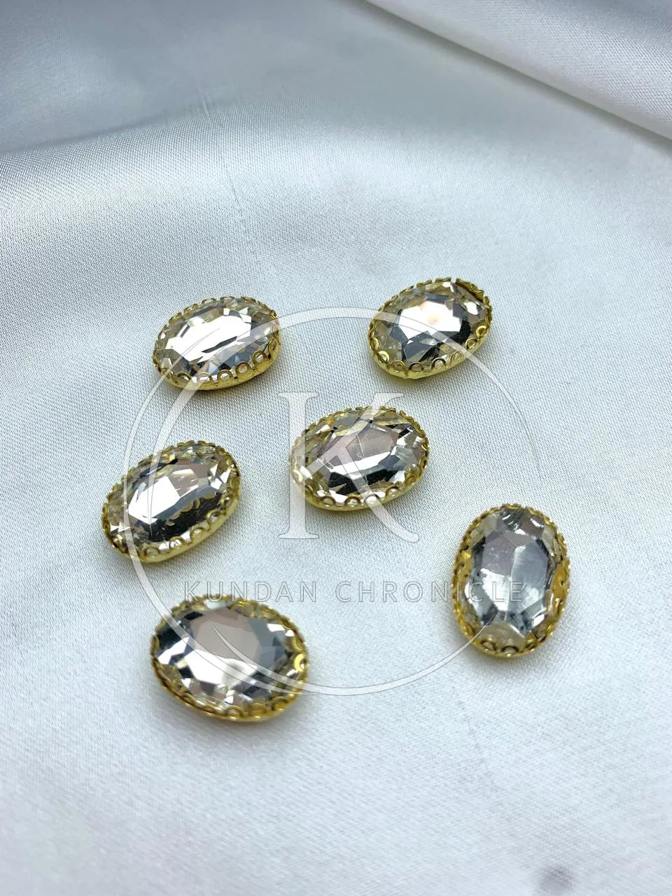 Silver Nug Oval-Stone Golden Base Medium ( 6Pcs )