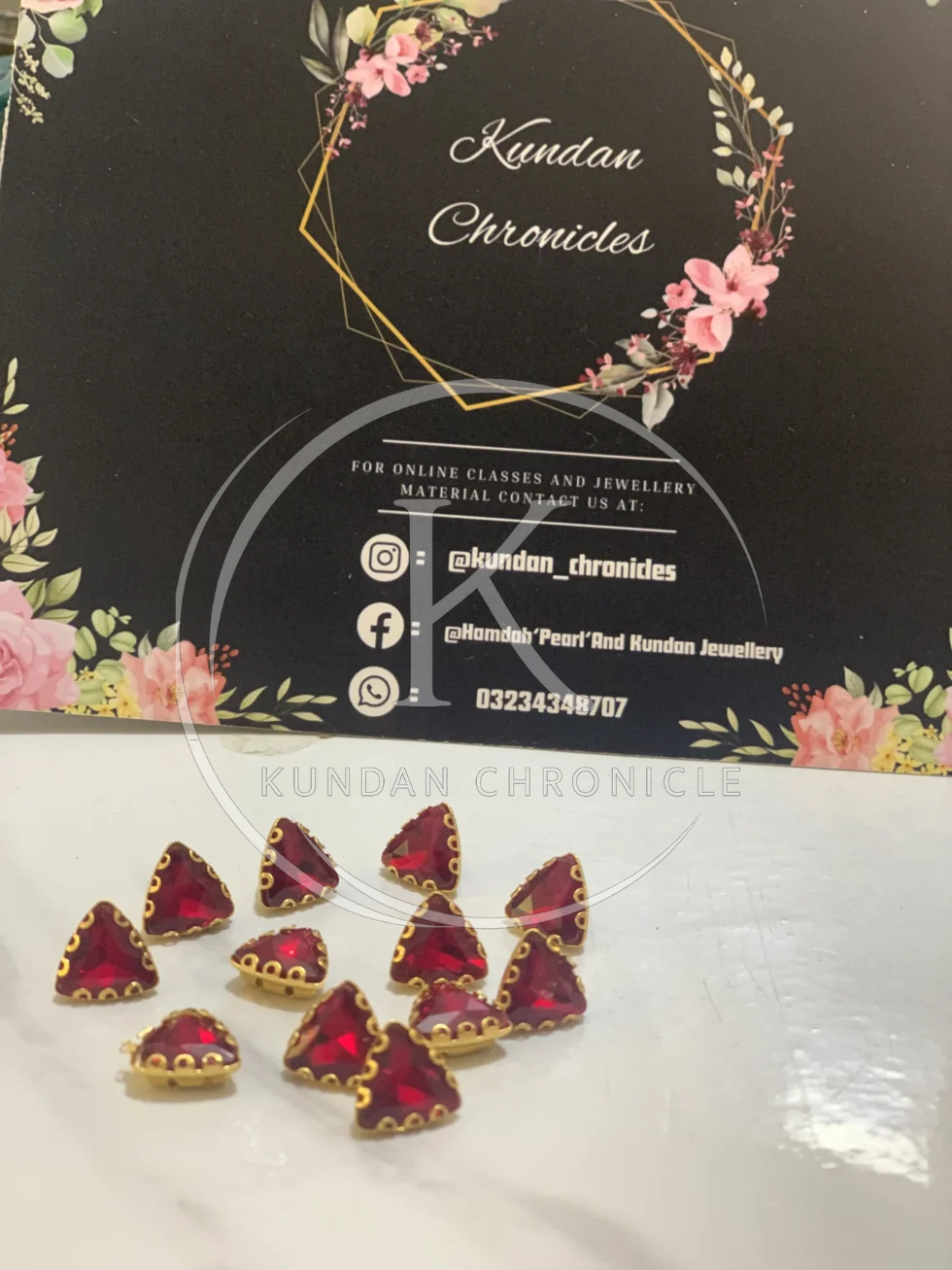 Triangle-Stone Maroon(12Pcs)