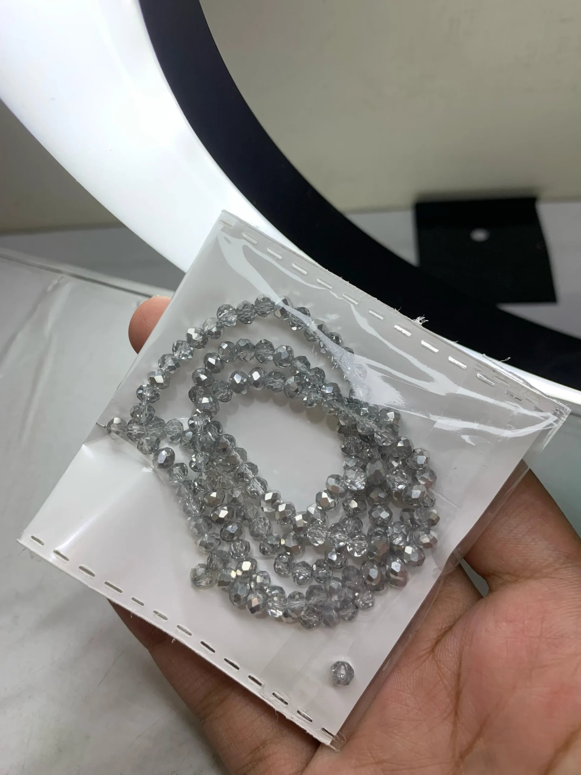 4mm-Silver Crystal (One-String)
