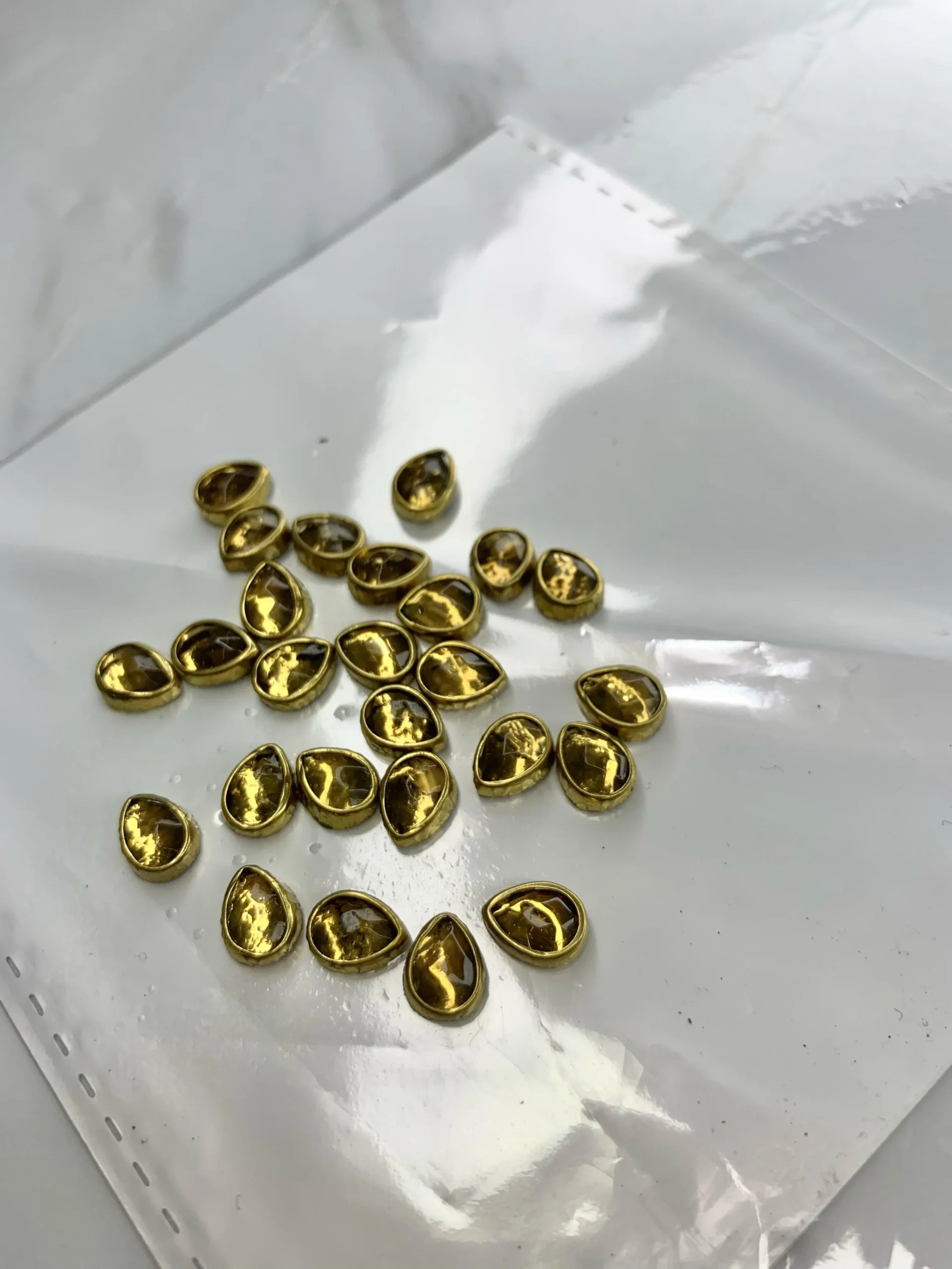 Golden-Big Drop Kundan (10G)
