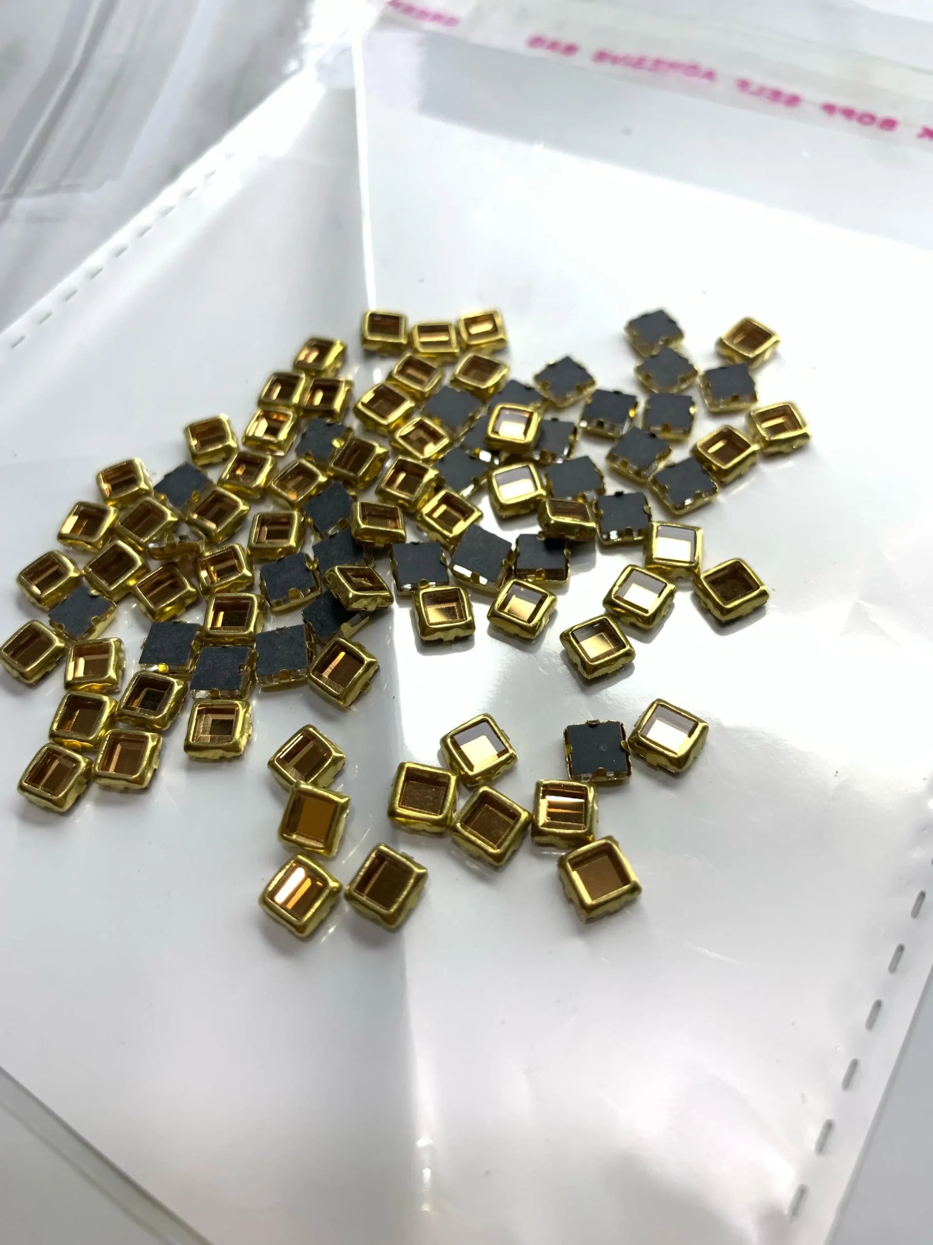 Golden-Small Kundan (10G)
