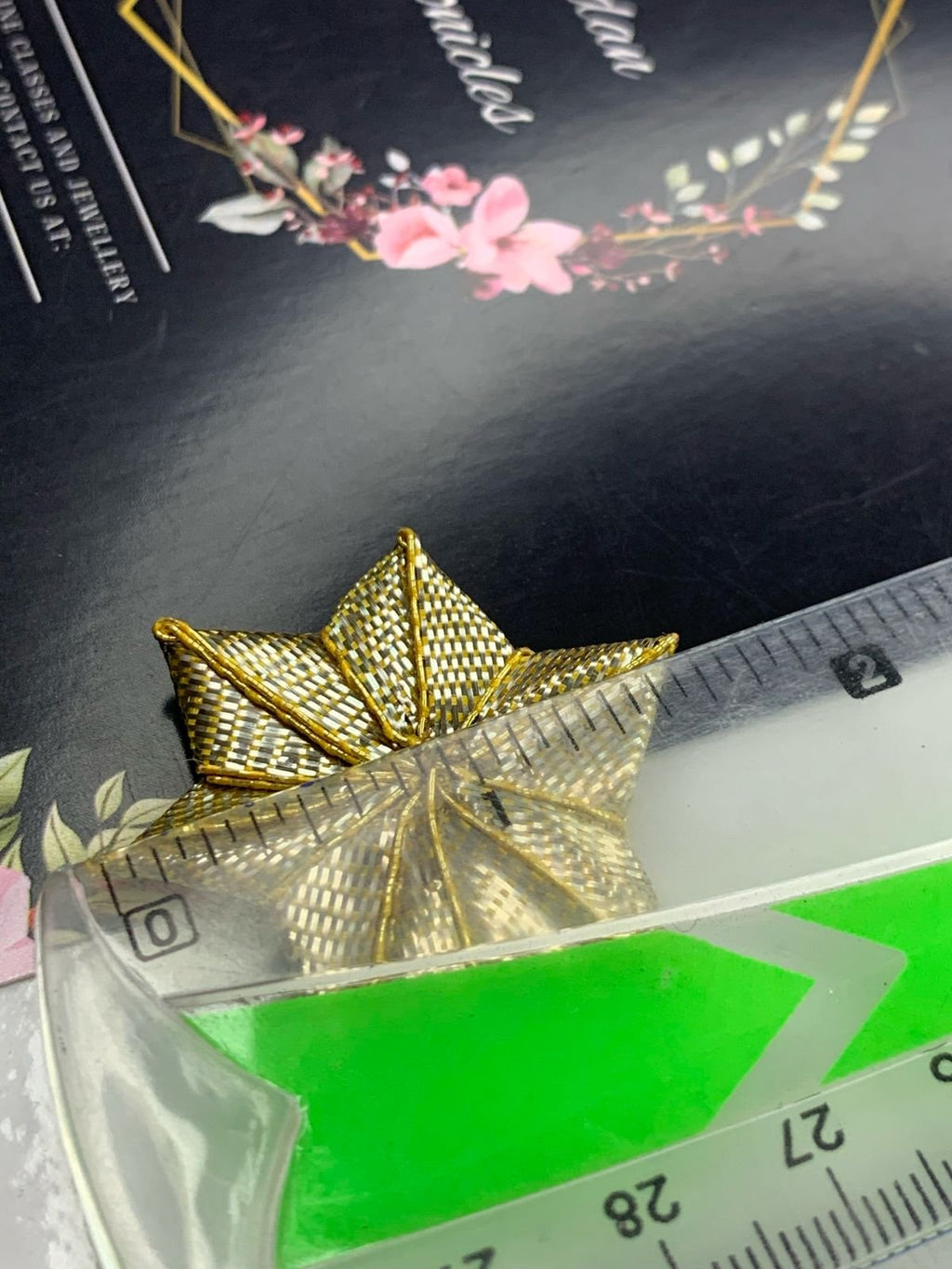 Bukram Gotta Flower Medium (6Pcs)