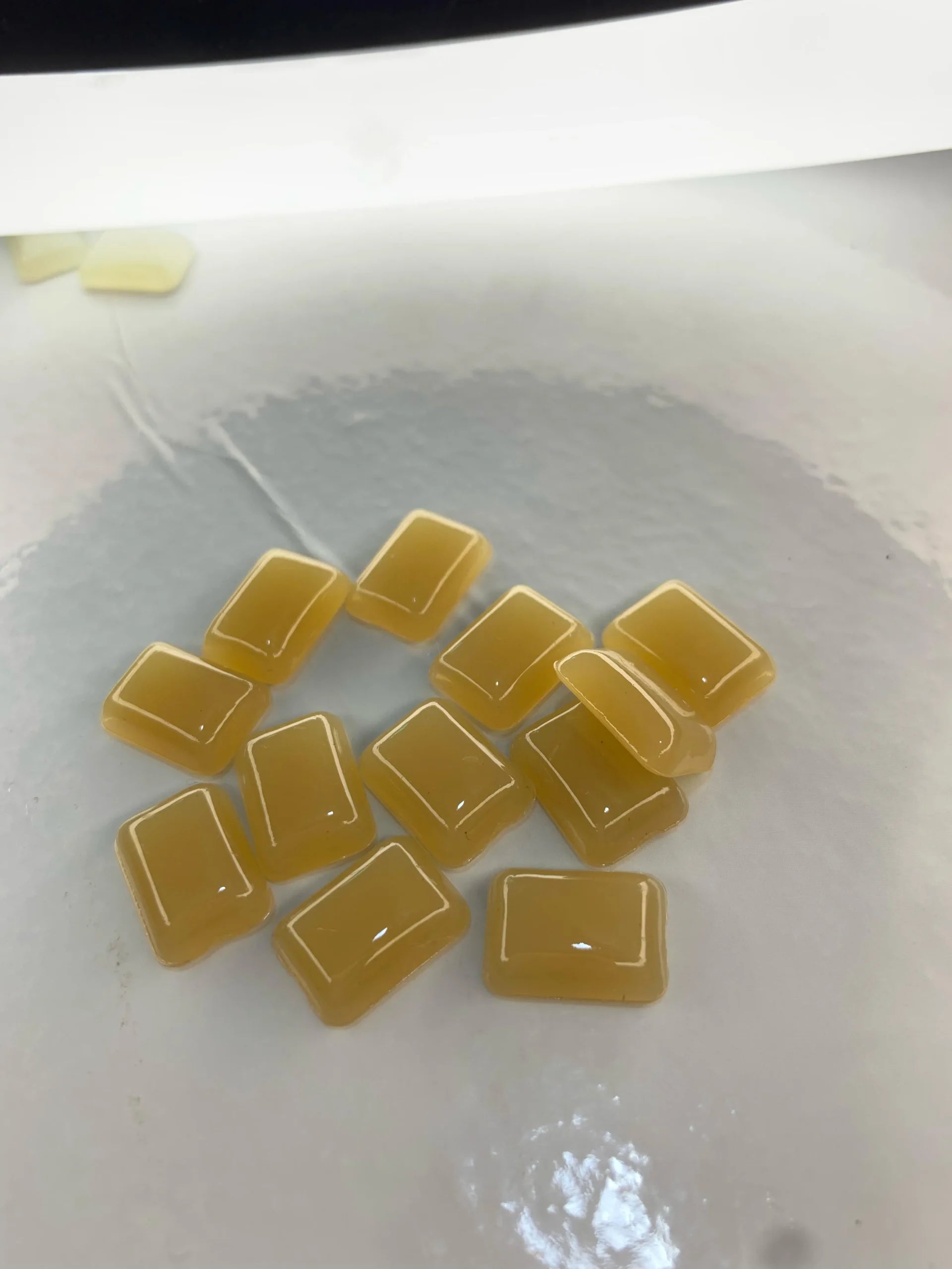 Camel(High Quality Plastic Stone)-12Pcs