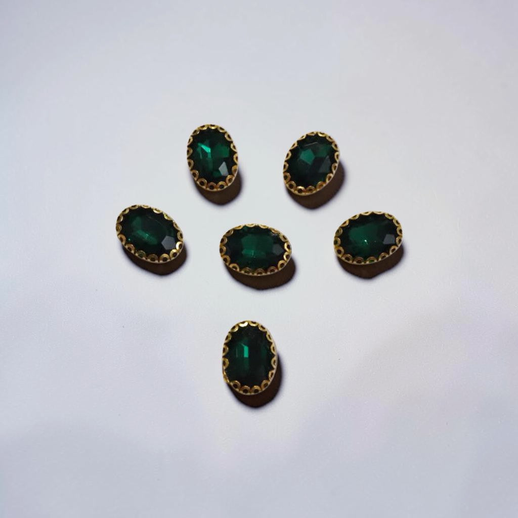 Green Oval Stone Medium-6 Pcs